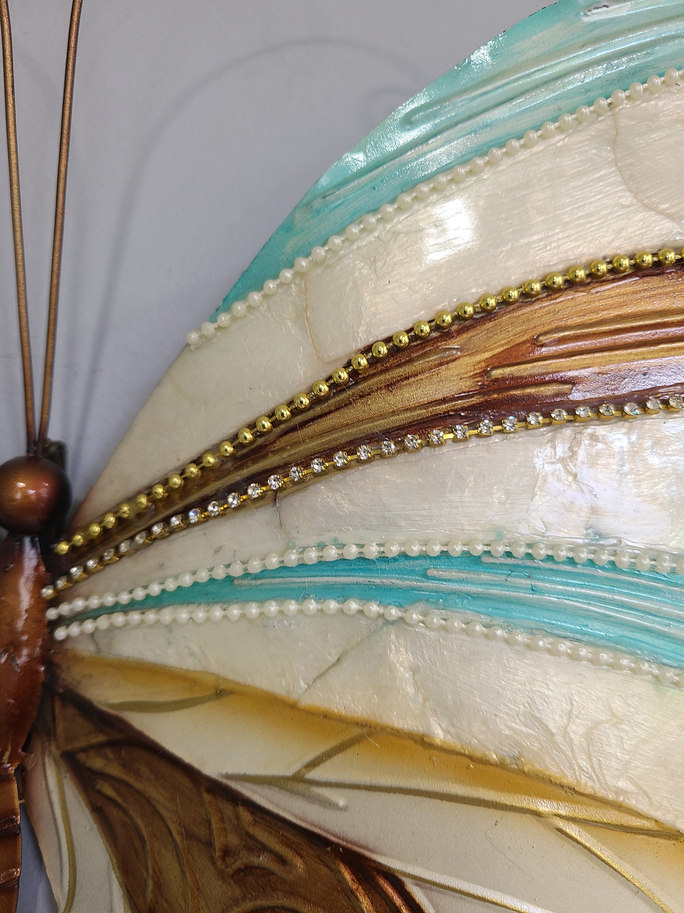 Butterfly Tropical Metal Wall Decor Made Unique With Capiz Shells Butterflies Beauty Of Transformation Natures Angels Patio Garden Decor