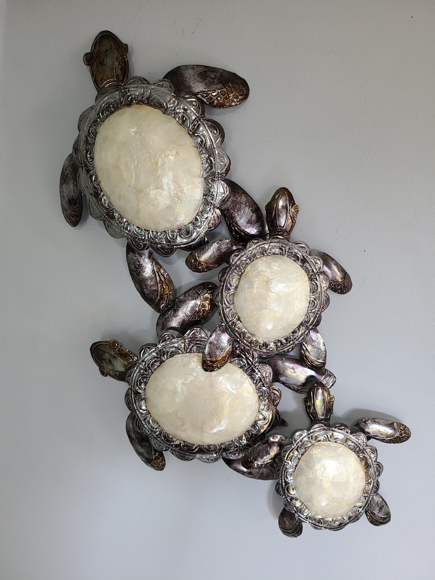 Sea Turtle Tropical Metal Wall Decor This Family Is Made Unique With Capiz Shells Ocean And Beach Themed Coastal Nautical Marine Wall Art