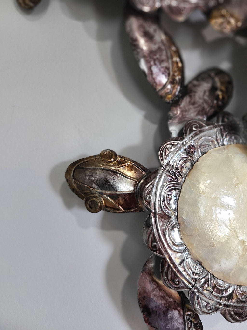 Sea Turtle Tropical Metal Wall Decor This Family Is Made Unique With Capiz Shells Ocean And Beach Themed Coastal Nautical Marine Wall Art