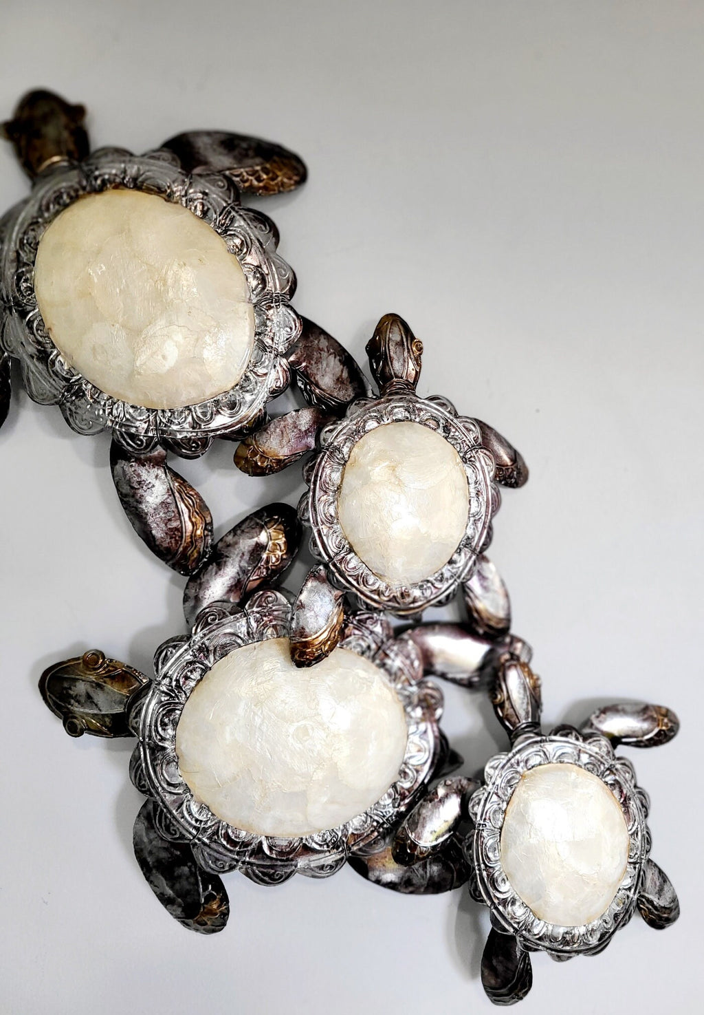 Sea Turtle Tropical Metal Wall Decor This Family Is Made Unique With Capiz Shells Ocean And Beach Themed Coastal Nautical Marine Wall Art